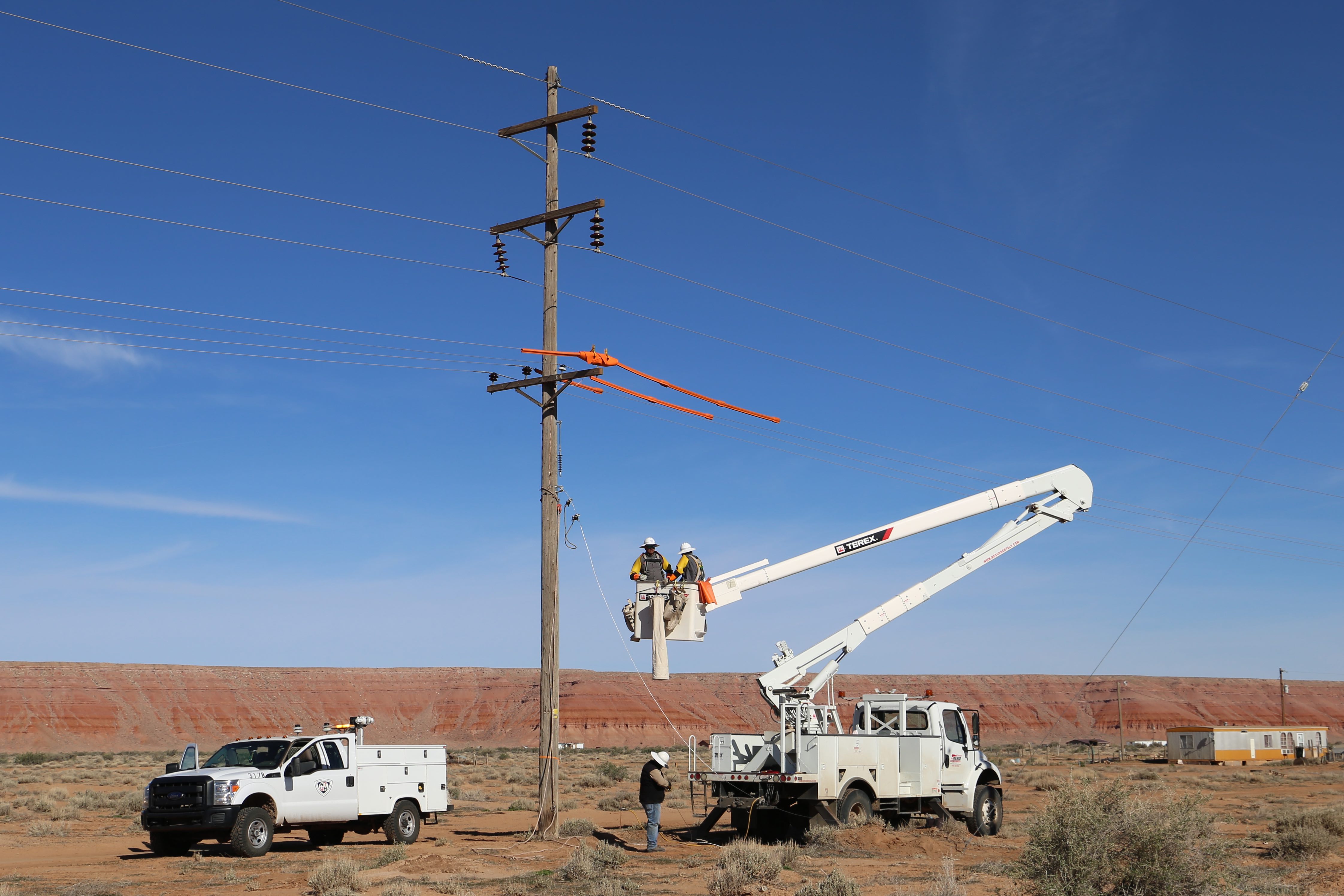 Communityowned power utilities have sent crews to the Navajo Nation to